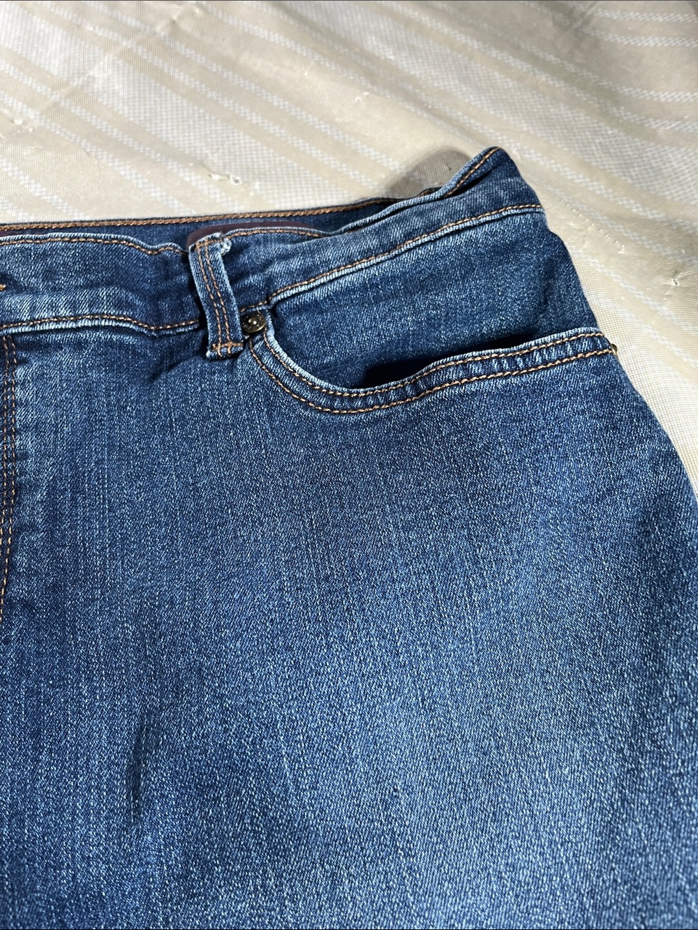 Gloria Vanderbilt Straight-Leg Jeans in Blue Denim - Picture 3 of 7
